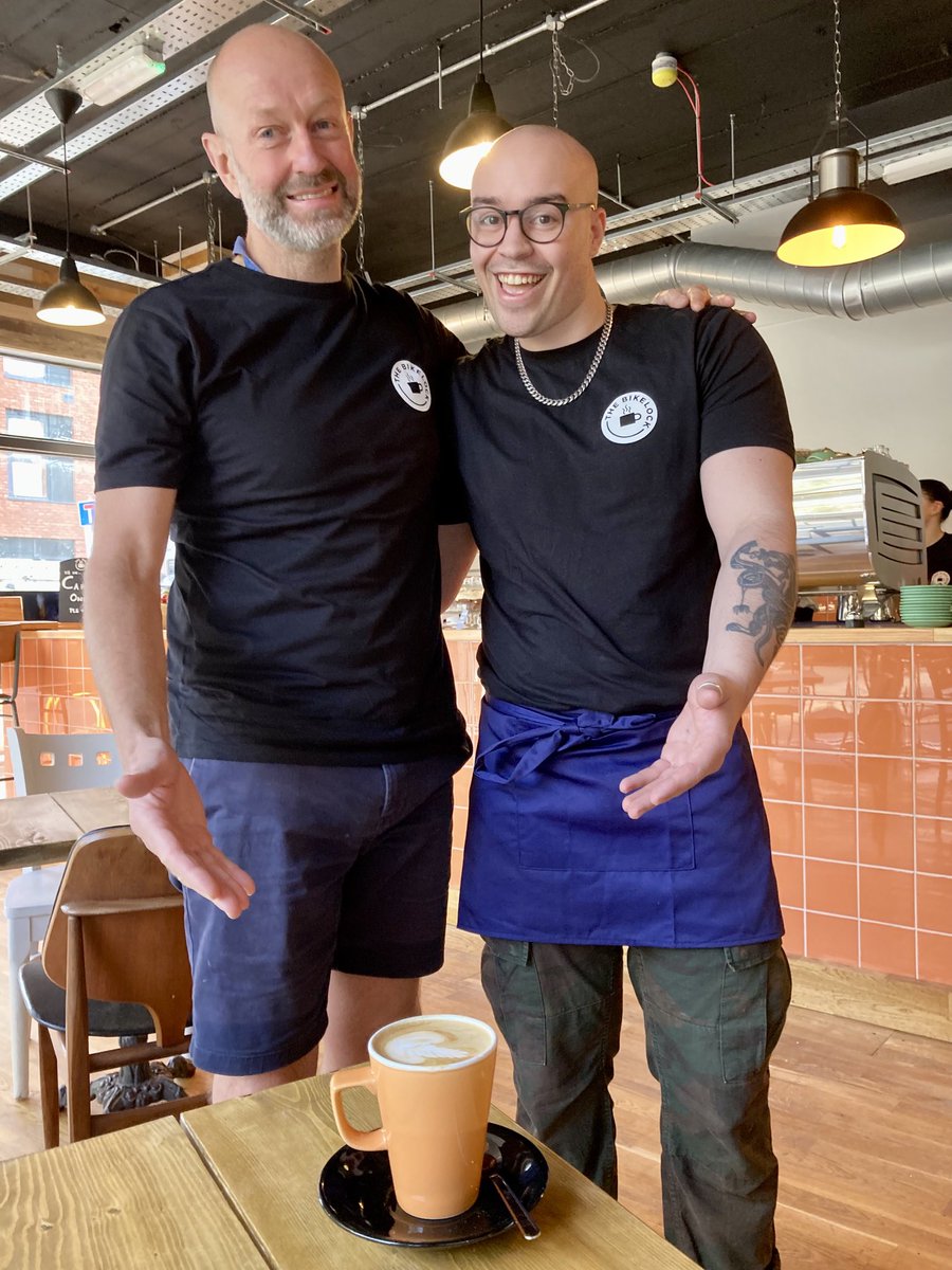 It’s open! @thebikelock has flung open its doors in Cardiff’s Windsor Place. Pob lwc to owner Tom (left) and barista Luke (right)! And you don’t need a bike to have a cuppa and something to eat here.
