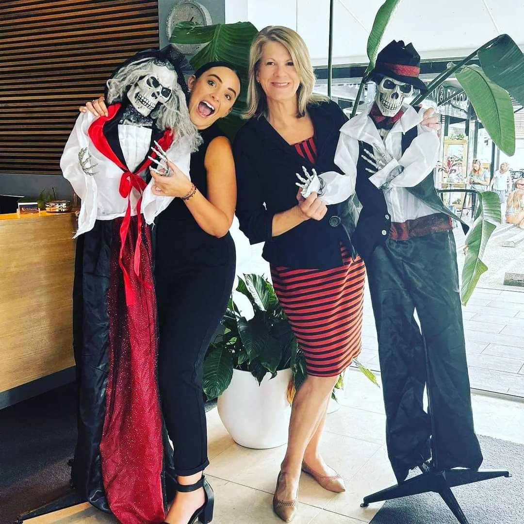 Halloween shenanigans at the office with @moniquemartin_place 💀🤯😁

#Halloween #Skeletons #Brisbane #RealEstate #Queensland #InnerCity #Lifestyle #LifeAtPlace