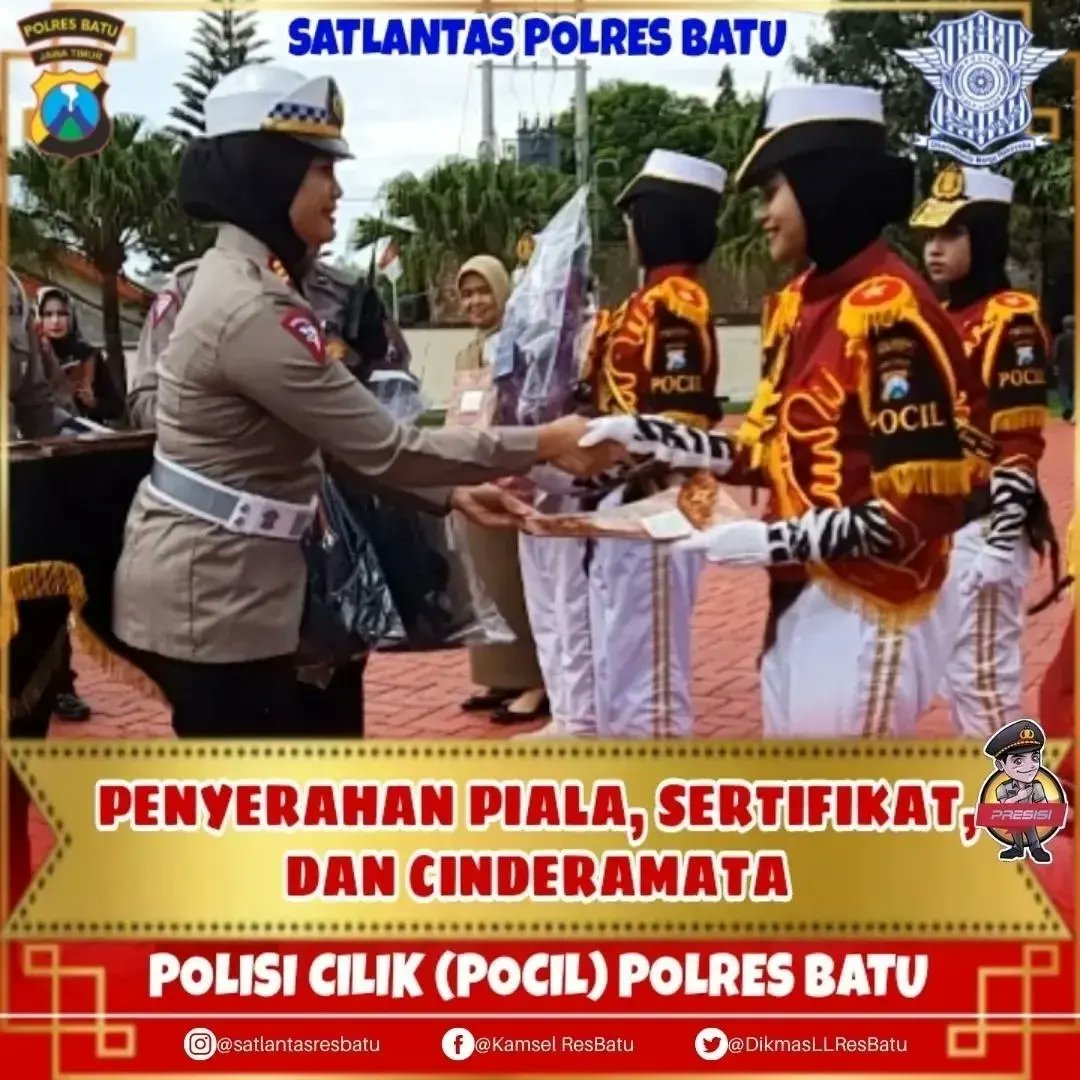 lantasresbatu's tweet photo. Penyerahan piala, sertifikat, dan cinderamata oleh Kapolres Batu—AKBP Oskar Syamsuddin, S.I.K., M.T.; Kasat Lantas Polres Batu—AKP Lya Ambarwati, S.I.K.; KBO Lantas—IPDA Rofiq; dan Kanit Kamsel—IPDA Sumardiono.
#polisicilik #pocil #pocilbatu
#ayotertiberlalulintas https://t.co/PtbfL1D723