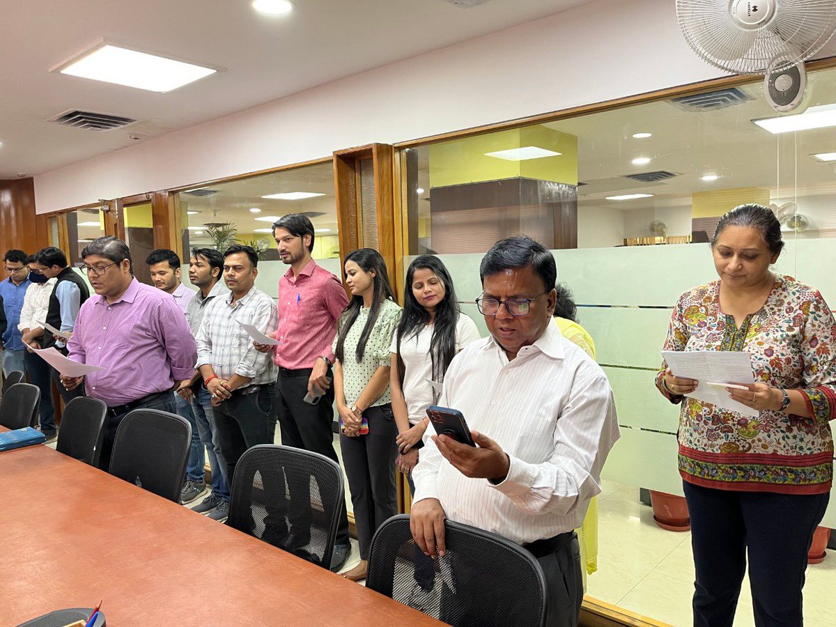 GoI_MeitY's tweet image. Officials of @GoI_MeitY today took the Integrity Pledge and Rashtriya Ekta Diwas Pledge on the occasion of #NationalUnityDay2022. #RashtriyaEktaDiwas2022 #SpecialCampaign2.0 

@digilocker_ind @DigitalIndiaCrp @NeGD_GoI