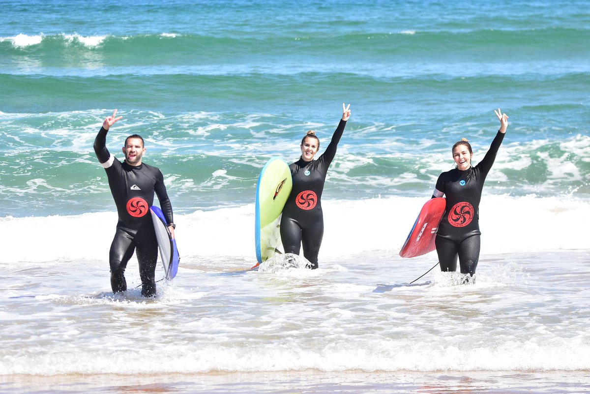 ESCUELACANTABRA's tweet photo. Después de salir de nuestras #clasesdesurf todo son sonrisas. Siguen las olas y el buen tiempo. Vente a disfrutar con nosotros en #Noviembre #Surf y #surfcamps para todas las edades y niveles. Te esperamos!!!
+ Info https://t.co/IFrWVY8e8q
#surf #noviembre #escuelacantabradesurf https://t.co/6XJoF6kcER
