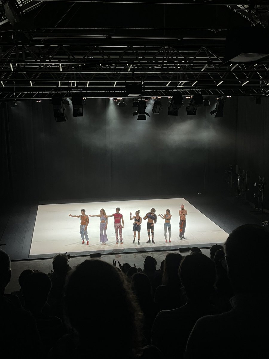 Sanerot Julie (@july_from_auber) on Twitter photo Clôturer la <a href="/SaisonFrPt2022/">Saison France-Portugal 2022</a> au <a href="/104paris/">CENTQUATRE-PARIS</a> par une standing ovation pour le #balletnationalduPortugal !! Merci <a href="/TheaVilleParis/">Théâtre de la Ville</a> pour cette collaboration! Bravo Tânia Carvalho et Marco da Silva Ferreira ! joie et énergie partagées ! Clôturer la <a href="/SaisonFrPt2022/">Saison France-Portugal 2022</a> au <a href="/104paris/">CENTQUATRE-PARIS</a> par une standing ovation pour le #balletnationalduPortugal !! Merci <a href="/TheaVilleParis/">Théâtre de la Ville</a> pour cette collaboration! Bravo Tânia Carvalho et Marco da Silva Ferreira ! joie et énergie partagées !