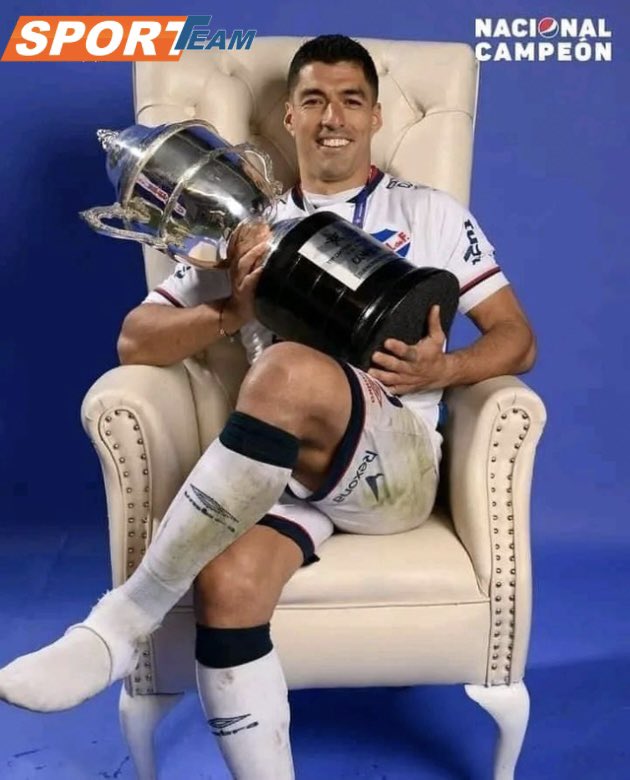 Sporteam_FR's tweet photo. Luis Suarez vient de remporter le championnat 🏆 d’Uruguay 🇺🇾 avec son club formateur, le Nacional. https://t.co/LdDg4nujqT
