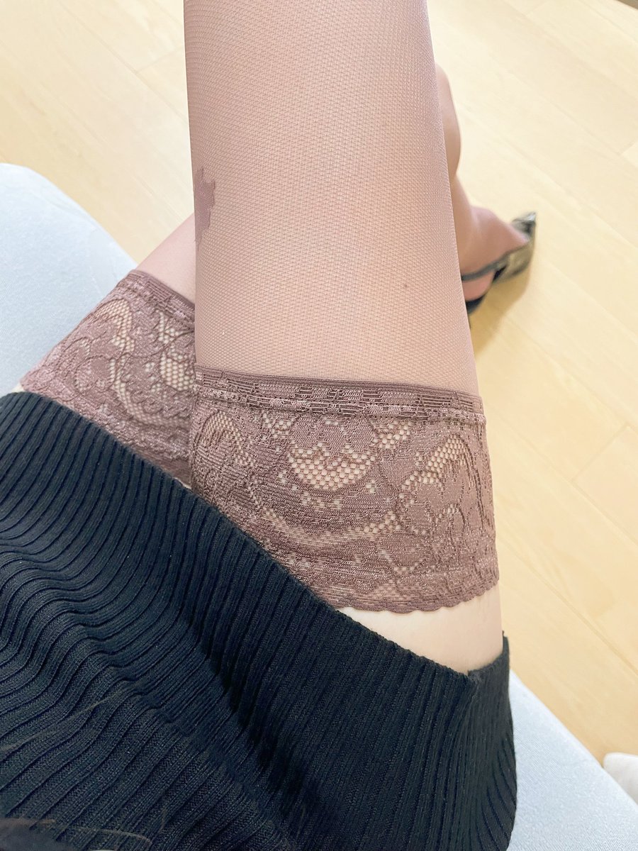 双十一来了，好多袜子想买，有人赞助吗？ https://t.co/Y3AbxjOOBa