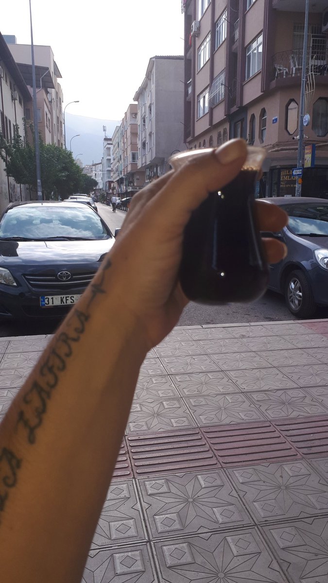 CENEH20's tweet photo. #gunaydin twitter dostlarım keyif mutluluk ve muzurluk dolu bir kahve yaptım Sizi güldüren insanlara denk gelesiniz bugün hadi #kahve içelim guzelleselim 🤩😍😘😊🙏🙋🏻♀️✌✌
#pazartesi #gulelim #eglenelim https://t.co/Mdd6lKUqR2