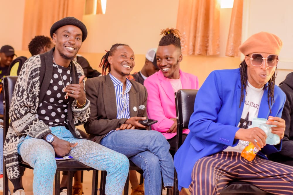 victormceo's tweet photo. Thanks to @generalmuhindi and the team for holding a successful youth talent search program. We have faith in your leadership and we as the Youths are looking forward to working with you and the @NyandaruaCG018 for the betterment of the Creative Economy. #TalentPays #CreativeEcon https://t.co/BKDBFETRI6