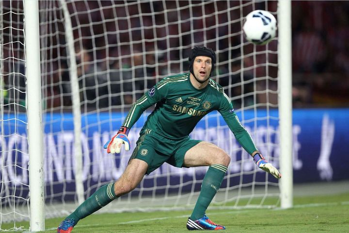 untrucdefoot's tweet photo. Petr Cech a arrêté 1.000 des 1.241 tirs au cours de ses 11 saisons passées à Chelsea. Soit seulement 241 buts encaissés entre 2004 et 2015. https://t.co/mcpPkZAGUP