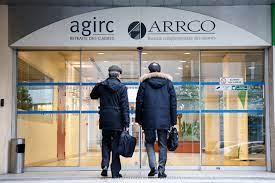 Bonnes nouvelles en série en #novembre: les #retraites complémentaires #Agirc_Arrco sont revalorisées de 5,12 % à compter de ce 1er novembre. Cette hausse du point d’indice concerne 13 millions de bénéficiaires (1/6)
