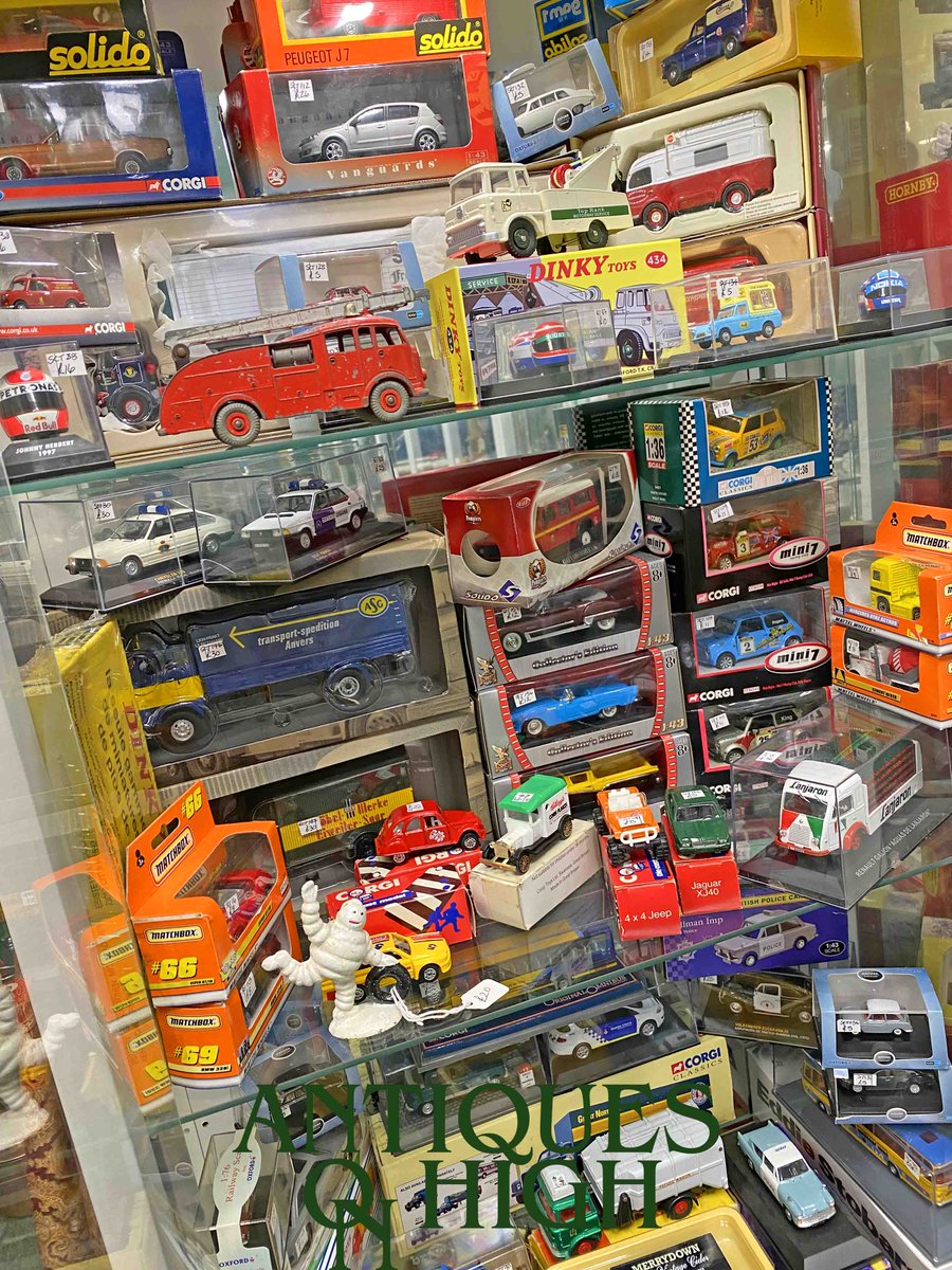 antiquesonhigh's tweet photo. With plenty of planes trains and automobiles now installed in Sidmouth, they will be in Taunton at the end of the week when we open.
https://t.co/UXIgisXFxD
#needabiggershop
#englandslargestawardwinningantiquescentres
#antiquesroadtrip https://t.co/rIpdCO8FQ2