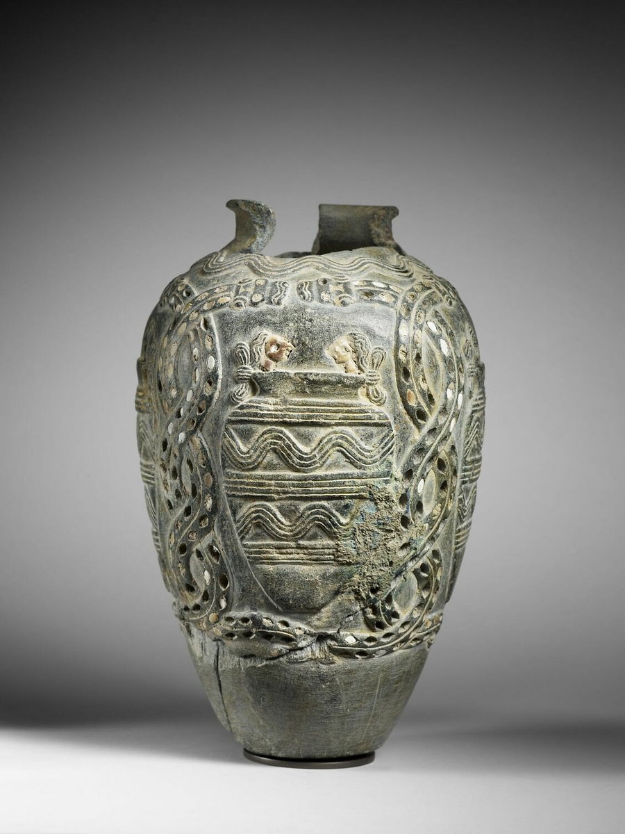 [#UnJourUneOeuvre] Vase (-2600 / -2200) 📍 Aile Sully, salle 305 Plus d'infos ici 👉 bit.ly/3zVgJNm #AntiquitésOrientales