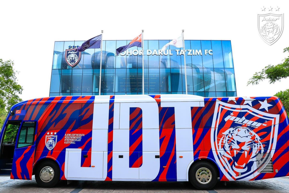 Our JDT Bus has a new look! 💙❤️

More photos at m.facebook.com/story.php?stor…