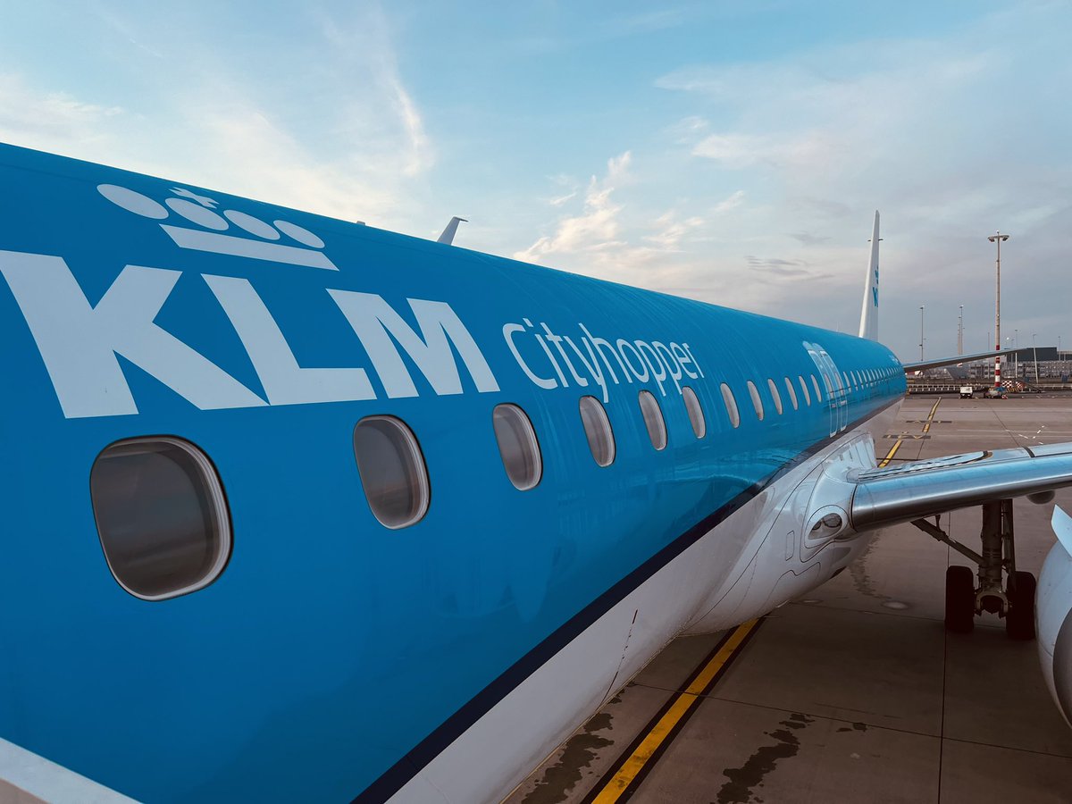 rspruijt's tweet photo. Heading to UK - Manchester, Sheffield and London next days. @nutanix @Frame colleagues, partners and customers inbound π #WorkFromFrame https://t.co/zk39qh9Zgm
