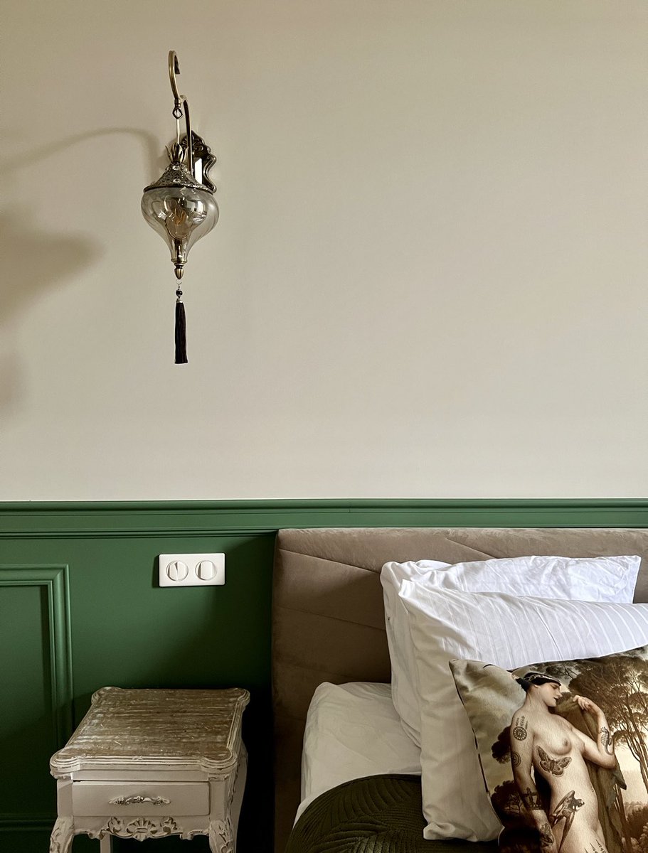 📸 RÉALISATION by <a href="/Imagine_Cpt/">Imagine Conception</a> 

Découvrez un aperçu de la rénovation du Manoir Laroque-Delprat ! 😃

Nous avons redonné une seconde vie à ce superbe lieu grâce aux moulures Orac, aux peintures <a href="/LittleGreene/">Little Greene</a> et grâce aux magnifiques papiers peints de chez Les Dominotiers 😍