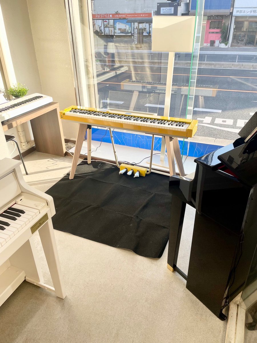 akashishop_a's tweet photo. 外からも見える #スガナミ楽器明石店 のサテライトブースにCASIOコーナーを作りました✨
色々な電子ピアノを弾き比べ出来ます🙆‍♀️
話題の電子ピアノPX-S7000も展示中!!
お気軽にご来店ください🎶
https://t.co/U7RfwFSRsT
#明石 #楽器店 #カシオ電子ピアノ #PXS1100 #PXS7000 #GP310 #GP510 https://t.co/MjmclixgDn
