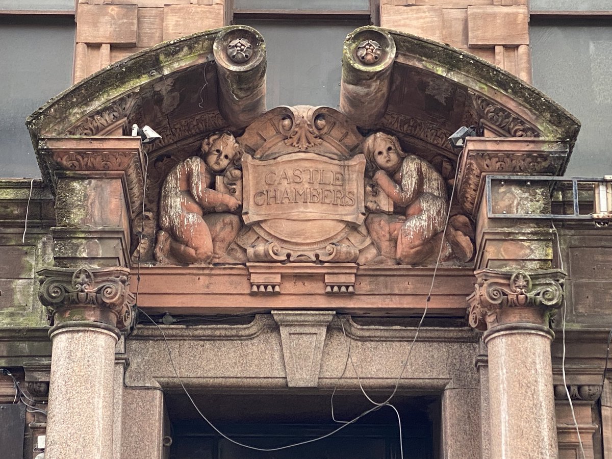 MurphyNiallGLA's tweet image. #MomentsofHorror in #Glasgow: As it’s #Halloween today here’s Glasgow’s most haunted door case at the appropriately named Castle Chambers. It’s got all the little #Lovecraft touches, the empty eye sockets and the screaming devils on console brackets above = scary stuff…😱👻🎃👿!