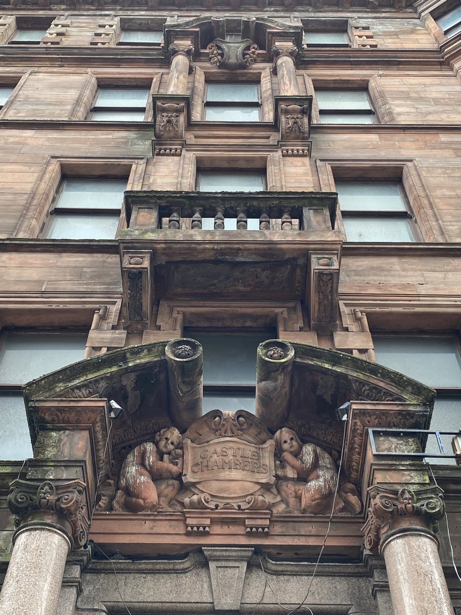 MurphyNiallGLA's tweet image. #MomentsofHorror in #Glasgow: As it’s #Halloween today here’s Glasgow’s most haunted door case at the appropriately named Castle Chambers. It’s got all the little #Lovecraft touches, the empty eye sockets and the screaming devils on console brackets above = scary stuff…😱👻🎃👿!