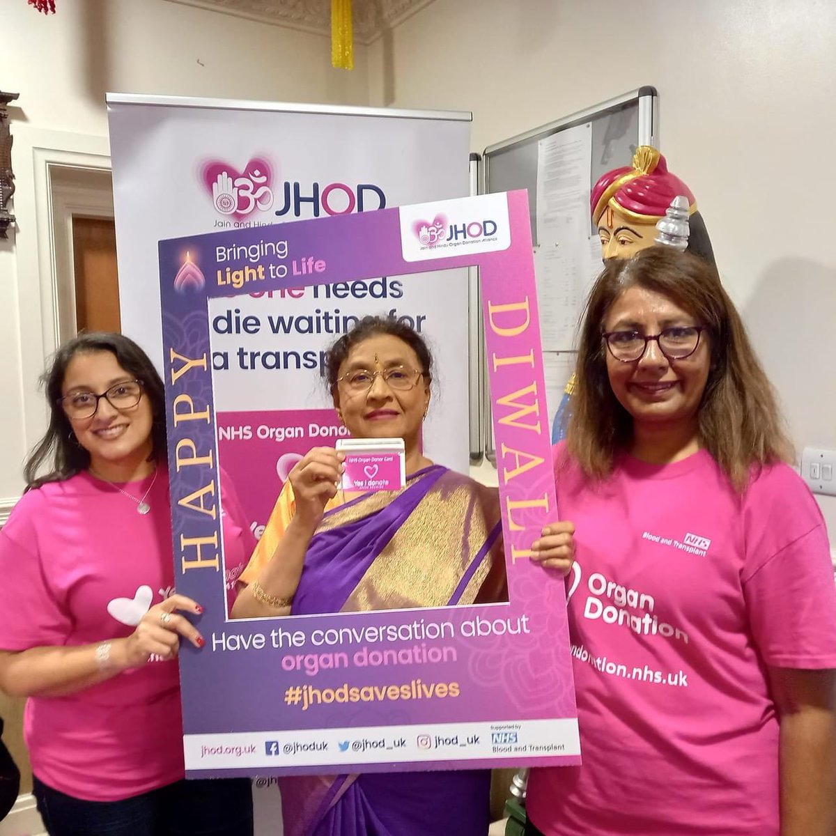 Thank you team <a href="/JHOD_UK/">@JHOD_UK</a> for travelling to Leeds &amp; promoting organ donation at the Temple. Met other passionate colleagues from team <a href="/RadioRangoli/">RangoliRadio</a> and <a href="/NHSBTdiversity/">NHSBTdiversity</a> ambassadors