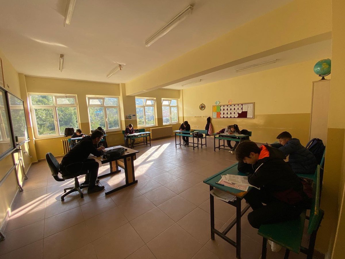 Okulumuzun özel imkanlarıyla ve Çağdaş Kitabevi işbirliğiyle sene boyunca tüm sınıflarımıza uygulayacağımız deneme sınavlarının ilki bugün gerçekleştirilmiştir. <a href="/CanikMem/">Canik İlçe Milli Eğitim Müdürlüğü</a>