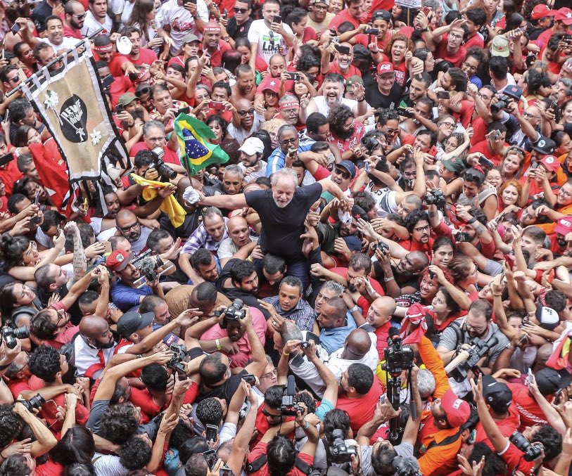 #Brazil | Félicitations à @LulaOficial pour son élection, porteuse d'espoir pour les défenseurs de la démocratie, du progrès et du climat. Ensemble, nous construirons des solutions à nos défis communs. #Lula 🇧🇷 Parabéns @LulaOficial pelo seu eleições!