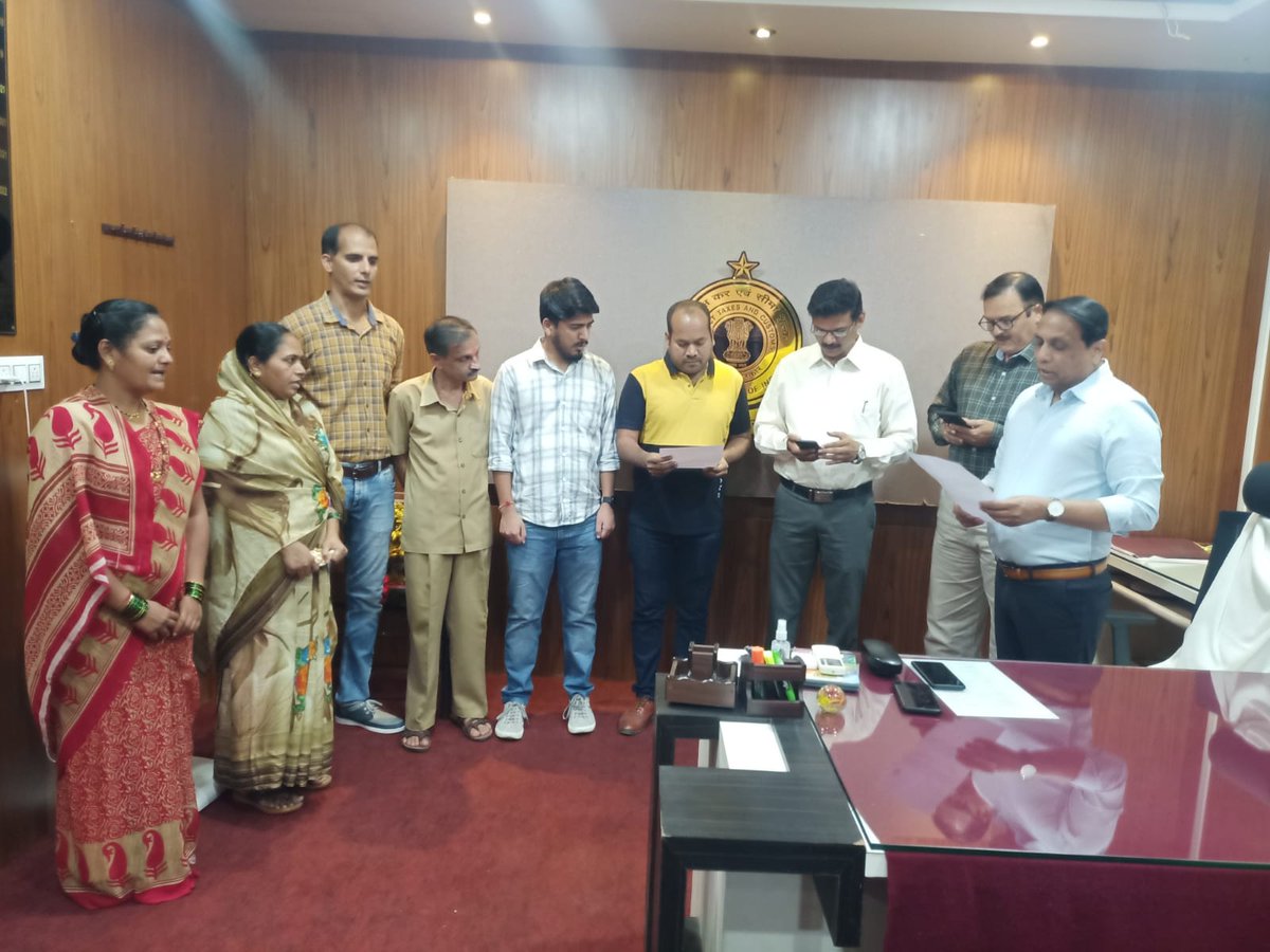 T-70 Integrity Pledge was administered to officers and staff by Sh.Nasim Arshi,  Commissioner, CGST Kolhapur today and the pledge was taken by Divisional Staff also at their respective offices as part of Vigilance Awareness Week 2022 <a href="/cgstcuspunezone/">CGST & Customs Pune Zone</a> <a href="/cbic_india/">CBIC</a>