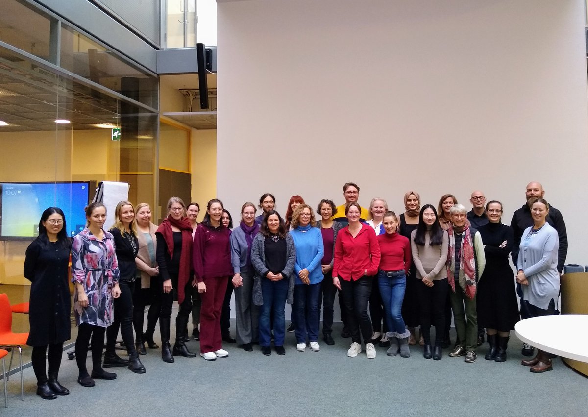 Our 1st F2F EARLI SIG24 conference for a while (#researchertransitions) was held in @helsinkiuni! Everyone is now back home, but the book collaboration continues.👏 If you're researching in the doctoral & ECR context, you may consider joining us!😊😊 See earli.org/node/47