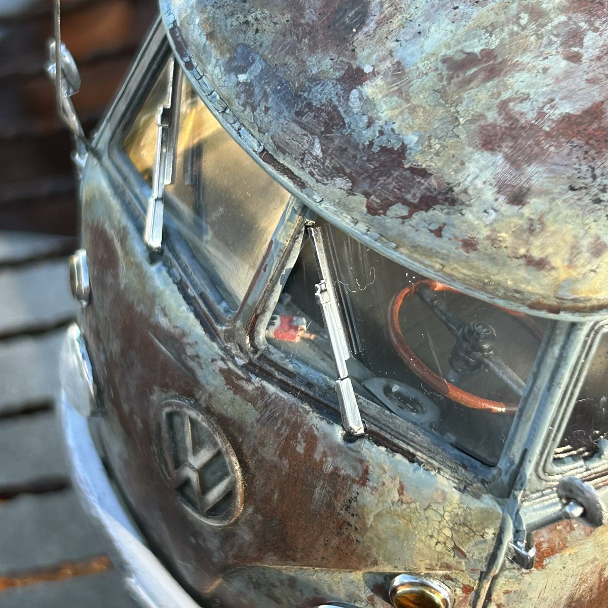 noppu386's tweet photo. #volksrod
JALOPY type2 出来ましたよ。
なんとなくベルトみたいなのでバイクを固定してみました。
ダッシュボード上にタバコも…
もう一列シートのあるタイプ2トラックもキットあれば嬉しいですね♪ https://t.co/BuIL7qApbA