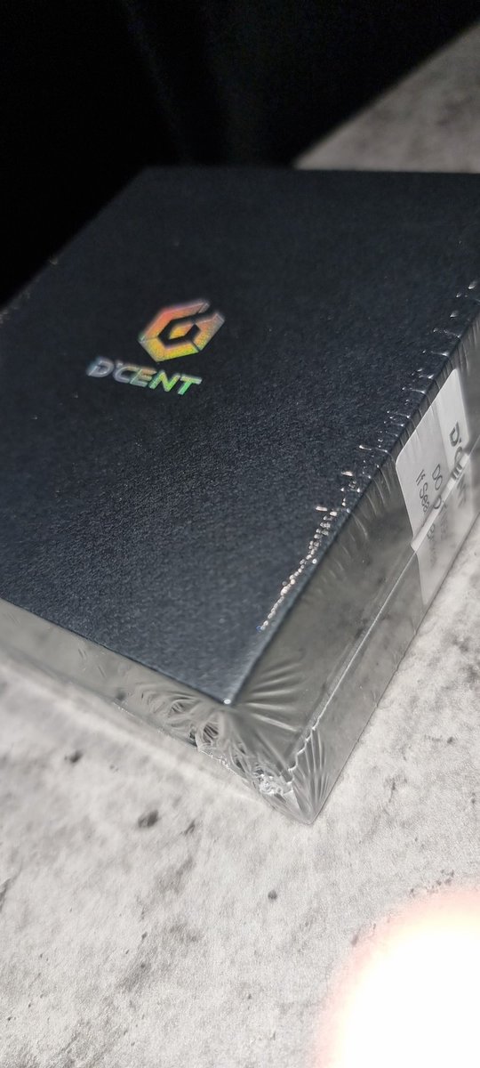 AatzAdamz's tweet image. got home to a lil suprise 🙌🏽💎 #notyourkeys #notyourcrypto @DCENTWALLETS