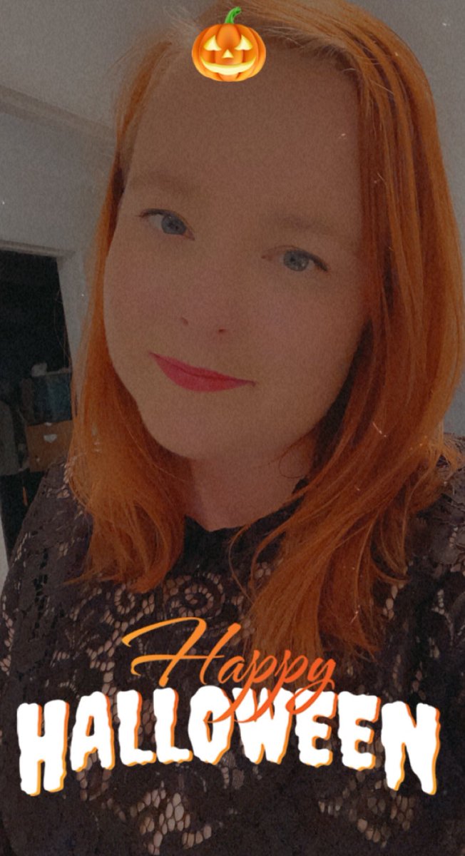 Happy #Halloween2022 witches! 🖤😘