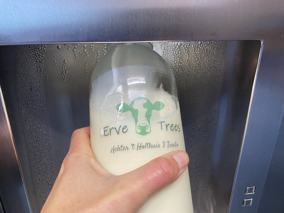 Ervenplatform's tweet photo. Mooier kan de ochtend toch niet zijn? Verse melk van de tap bij  #ErveTrees in #Twello. En een heerlijk #ommetje ! https://t.co/MbFZwICWF0