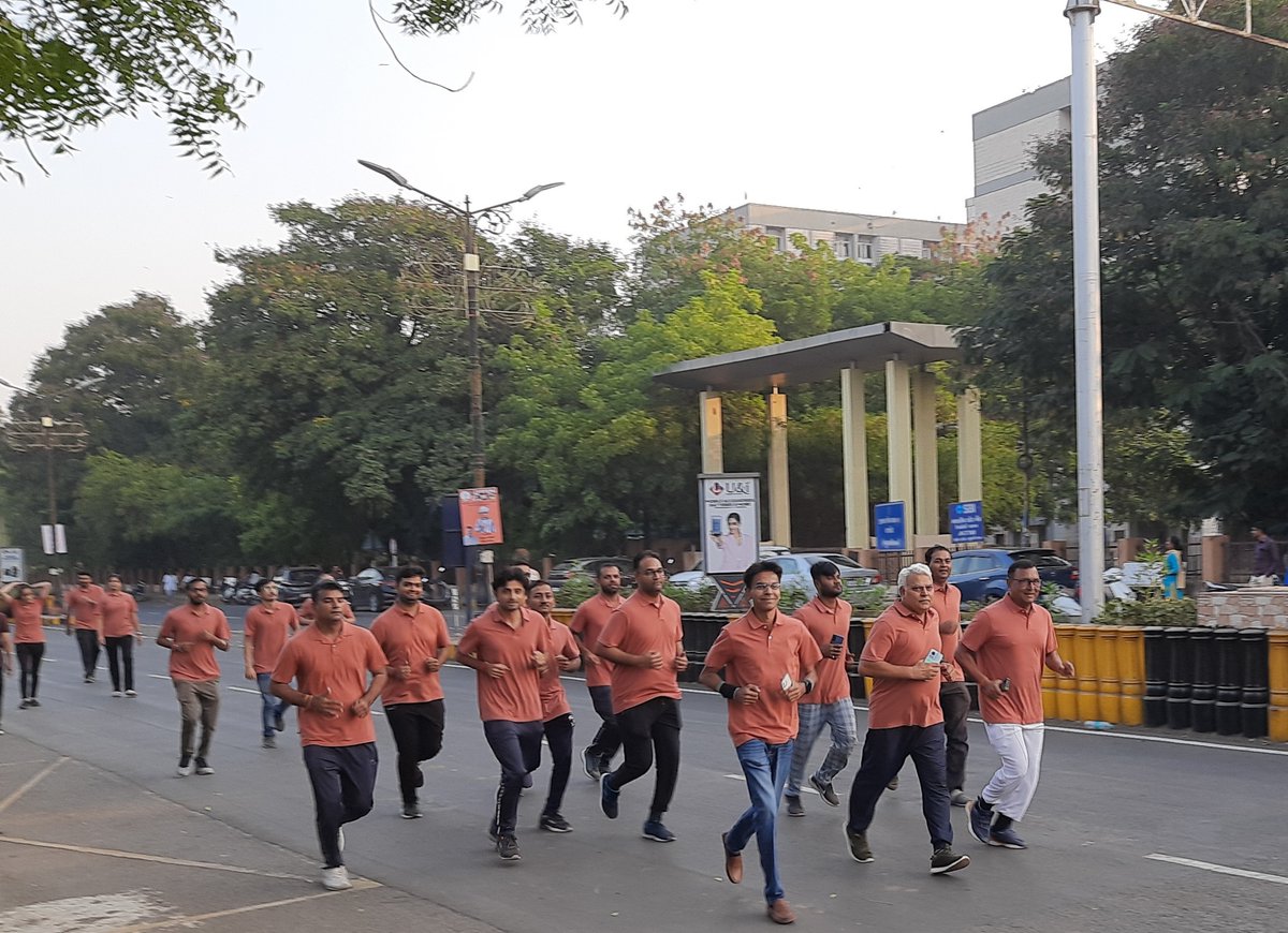 FoodRajkot's tweet photo. On occasion Birth Anniversary of #IronMan Sh. Sardar Vallabhbhai Patel celebrated #RunForUnity by FCI, DO, Rajkot on 31st Oct-2022 @FCI_Gujarat @FciWest @FCI_India @fooddeptgoi #EktaDiwas @Secretary_DFPD @AmritMahotsav https://t.co/JGSla6hv3E