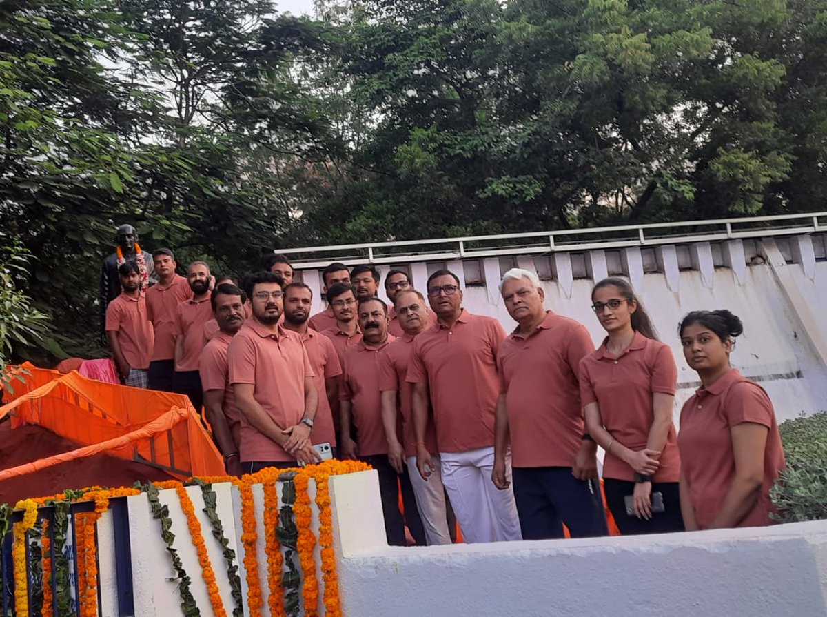 FoodRajkot's tweet photo. On occasion Birth Anniversary of #IronMan Sh. Sardar Vallabhbhai Patel celebrated #RunForUnity by FCI, DO, Rajkot on 31st Oct-2022 @FCI_Gujarat @FciWest @FCI_India @fooddeptgoi #EktaDiwas @Secretary_DFPD @AmritMahotsav https://t.co/JGSla6hv3E
