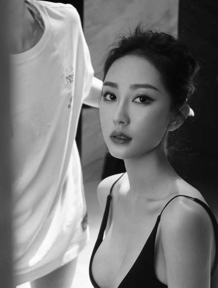 I wish you all a happy Halloween. I'm playing a pauper today, hahahahahahaha.