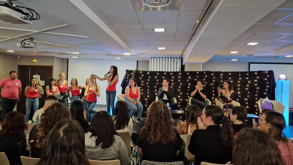 maevabekkar's tweet photo. Ravie d'avoir pu retrouver ma team Reunited Events et le cast de la série Teen Wolf à Toulouse le week-end dernier. ♥

La trad, c'est comme le vélo 😇 https://t.co/edtcQRjGQS