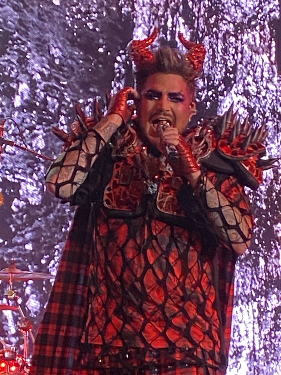 Leaommy's tweet photo. @adamlambert @Veeps Great show tonight Adam !! Loved every minute of it! https://t.co/WOjarre1dg