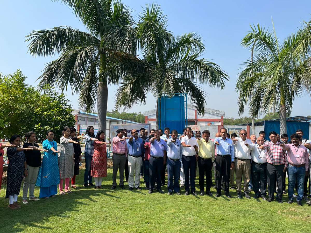 On the occasion of #VigilanceAwarenessWeek 2022, CMD, Directors & officials of NTPC took the Integrity Pledge. Vigilance Awareness programs are also being held at all #NTPC Projects and Stations. @CVCIndia @OfficeOfRKSingh @MinOfPower @power_pib @PSUSCOPE @CMDNTPC @PIB_India