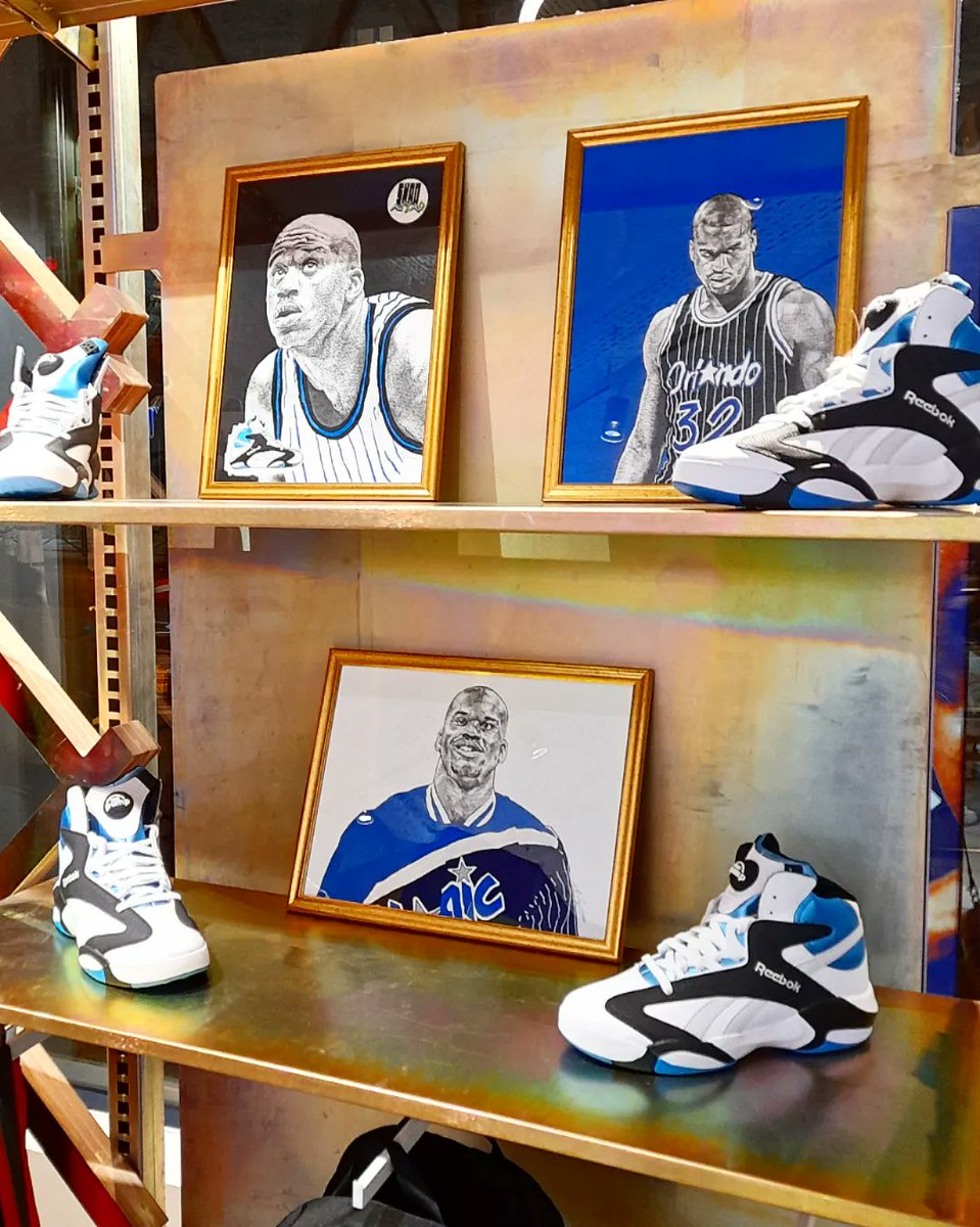 À l'occasion de la réédition des sneakers Shaq Attaq 92, on m'a donné la chance de collaborer avec le très cool store <a href="/Basket4Ballers/">Basket4Ballers.com</a> pour les inaugurer. En terme de shoes et fringues NBA, on est servis! Foncez voir les créas, elles y sont quelque temps.
