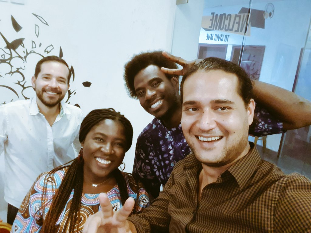 j_florezh's tweet image. As well as taking advantage of the trip to have a lively conversation at our house in Lagos @civichive about our #dataforaccountability work with @TAInitiative @dotunbabayemi @ahdeyjoke