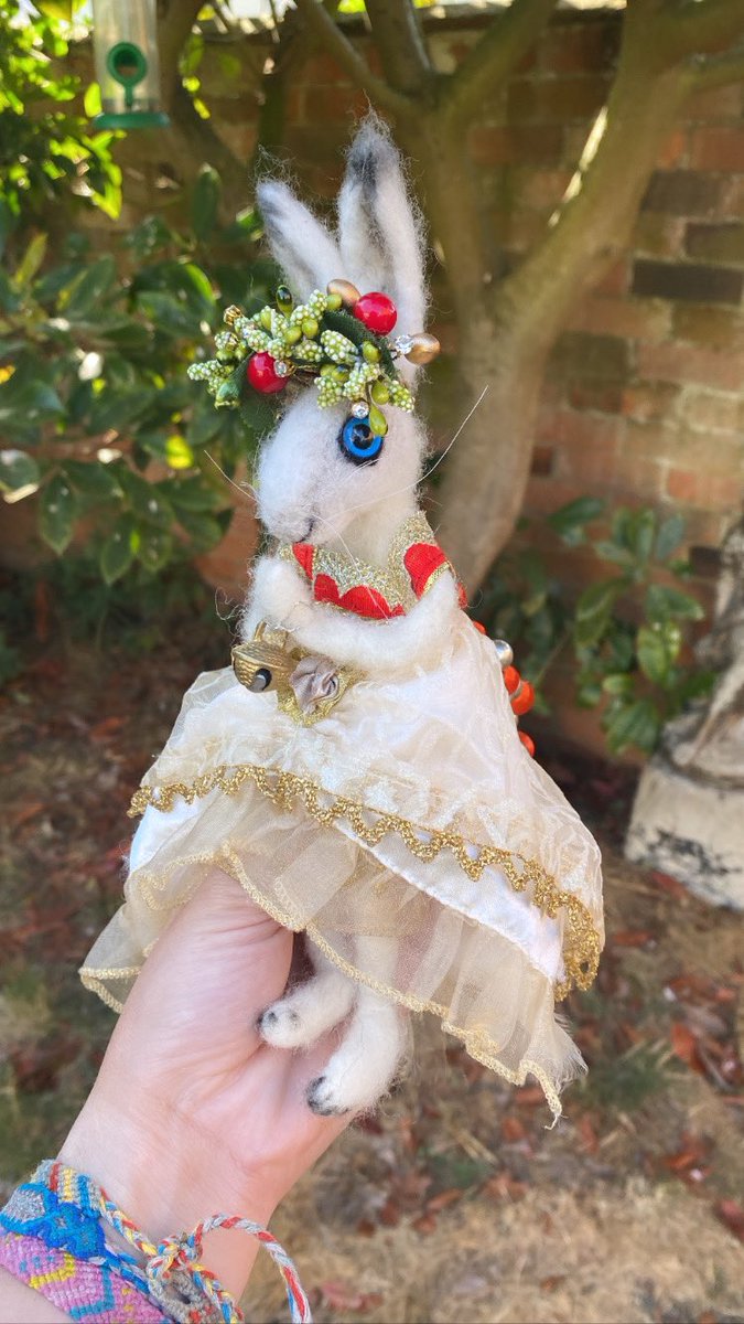 MiniSanctuary's tweet photo. Morning #Earlybiz! 
Happy #Halloween 🎃 

Sorry to talk about the festive (and not spooky) season but our beautiful Octavia Hare Christmas Tree-Topper sold this morning 🥰🐰🎄

Harriet Hare is ready &amp; waiting for a home in our shop: https://t.co/J3eOa7KSQp

#MHHSBD #shopsmall https://t.co/ISclN2Rk8G