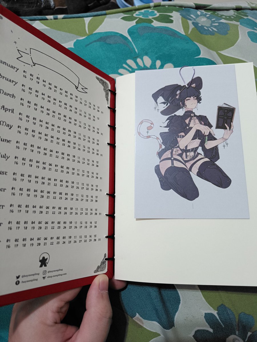dcsumalabe's tweet photo. Love the latest addition for my Tremere inspired campaign notebook <3 amazing art by @EllieMaplefox as always! https://t.co/apQNBdRLNn