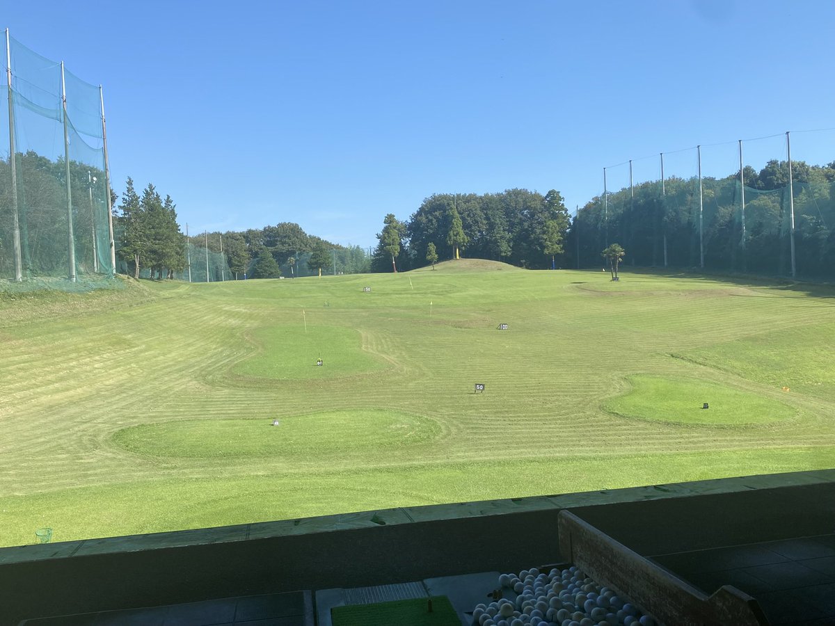 okabe_golf_'s tweet photo. 岡部ゴルフセンター
ホームページ開設しました😊

https://t.co/9UAM4wprvt

風が気持ちの良い季節ですね、岡部駅から北に100メートルのコスモス街道は見事でした。

練習場の方も22時まで営業しております。

ぜひお越しください。
＃ゴルフ練習場　＃埼玉ゴルフ練習場
#フォローRT #ゴルフ好き https://t.co/BRezk6CMST