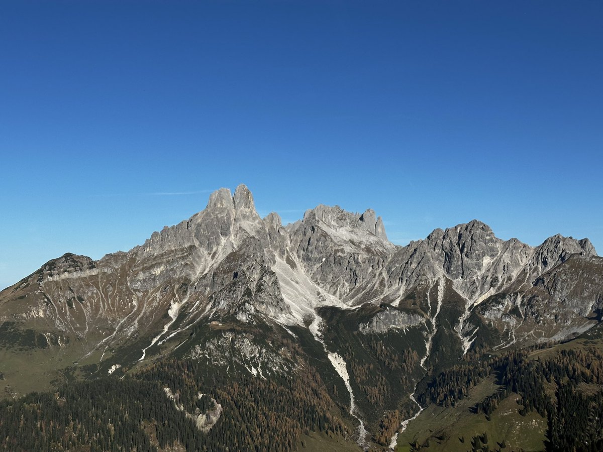 walterstarz's tweet photo. @i_am_fabs oder sich freinehmen kann, um eine Bergtour zu machen 😍⛰️ https://t.co/JObHVSaEDw