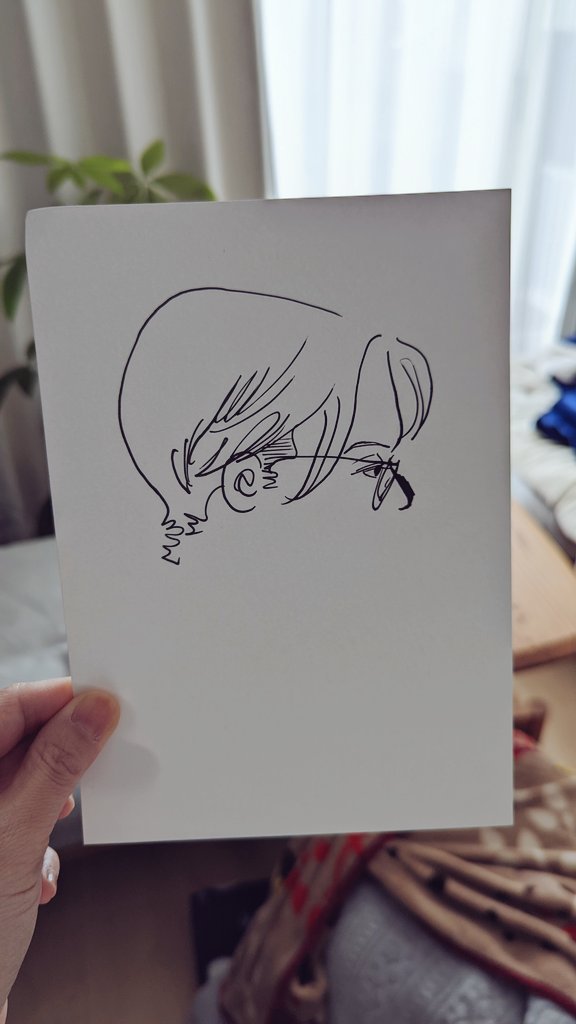 @mao_nishida さんが描いてくれていた私。鼻がうまくいかなくて、と言っていたけれど、私だなぁ。
これだけでも嬉しい。

まおさんありがとう。
めっちゃうれしい。クフフフフ。 