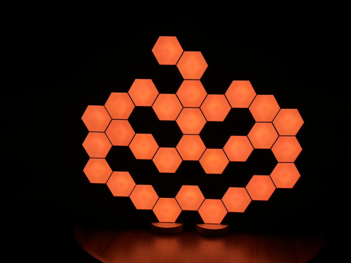 LinkedSparx's tweet photo. Get spooky for Halloween with SYRO-Bricks
👻Happy Halloween!

#syrobricks #Halloween2022 #halloweendecor #hexagon https://t.co/nZYGDw3UPq