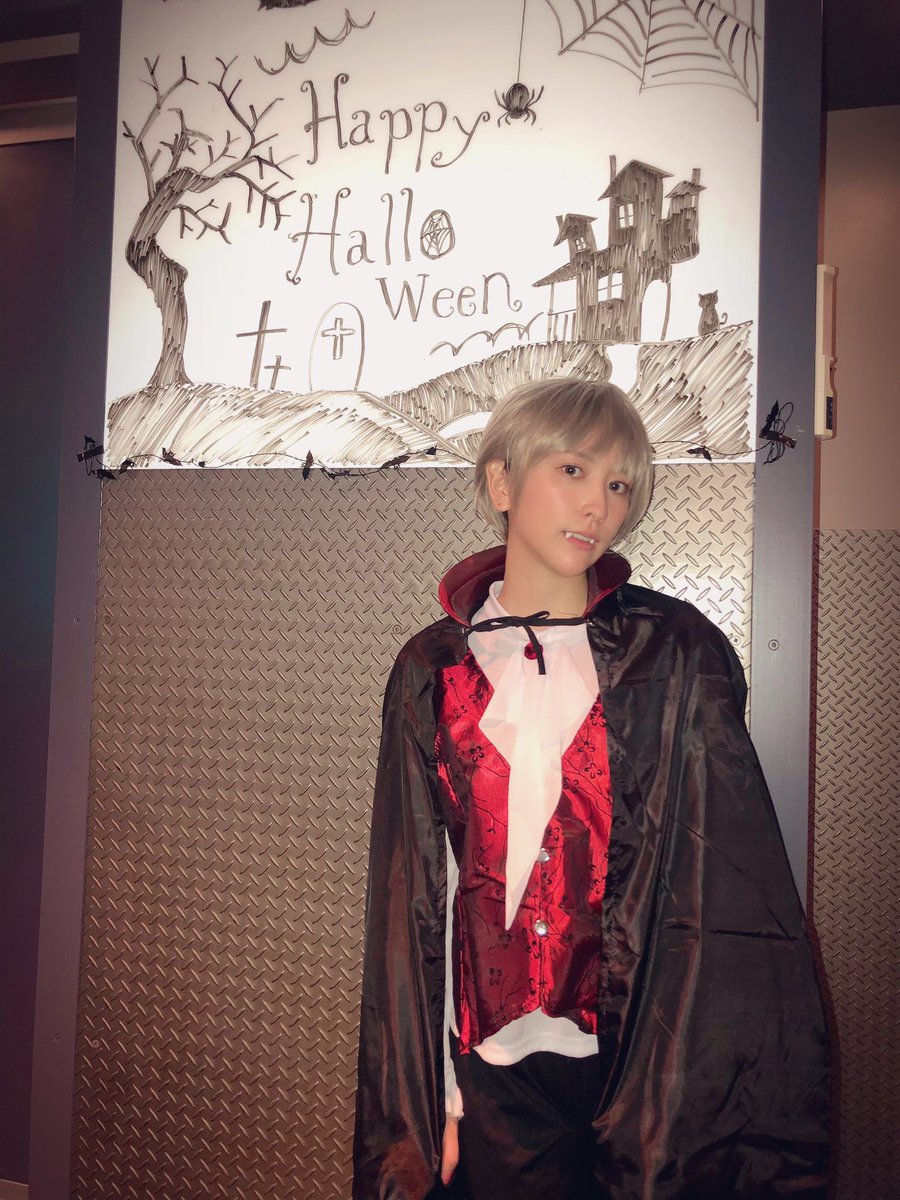 MICHIO87's tweet photo. @nagayoshi0506 魔女とヴァンパイアでしたね🧙🏻‍♀️🧛🏻‍♀️

結構前にバニーガールエイルもあったみたい👯

https://t.co/3GCgZmVQ4G https://t.co/by6ApUOlc7