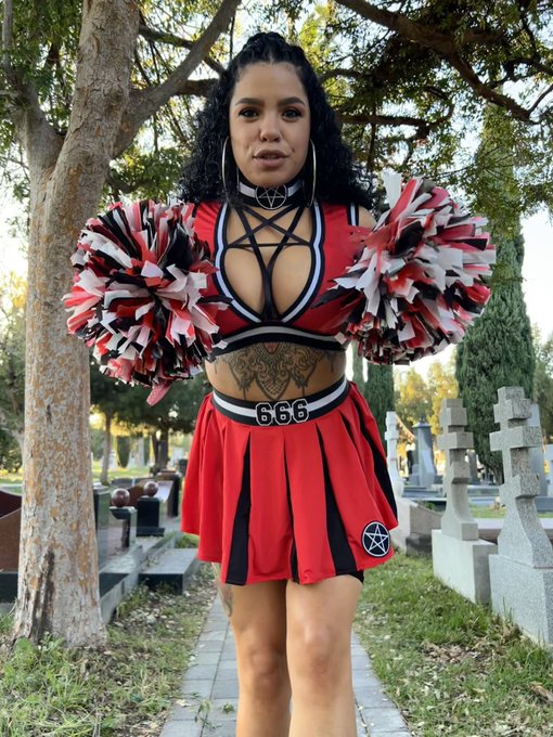 📣 ❤️&zwj;🔥Satan&lsquo;s cheerleader ❤️&zwj;🔥 📣   #happyhalloween #Halloween2022 https://t.co/PuwsuEb2PY<a href="/tag/happyhalloween"class="tags">#happyhalloween</a><a href="/tag/halloween2022"class="tags"><span>#halloween2022</span></a>