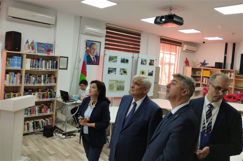 Oktyabrın 27-də Azərbaycan Dillər Universitetinin (ADU) rektoru, akademik Kamal Abdulla Macarıstanın Azərbaycandakı səfiri Tamaş Tormanla görüşüb.