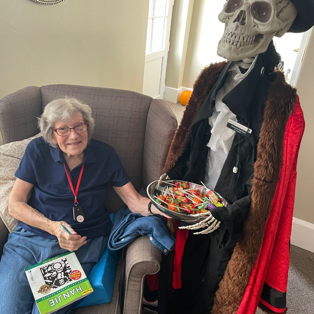 mhretirement's tweet image. Middleton Hall residents are in full Halloween mode, no tricks, just treats!
Have a spooktacular day
#Halloween2022 #SpaTeam #MHRV #Skeleton #SpookySeason