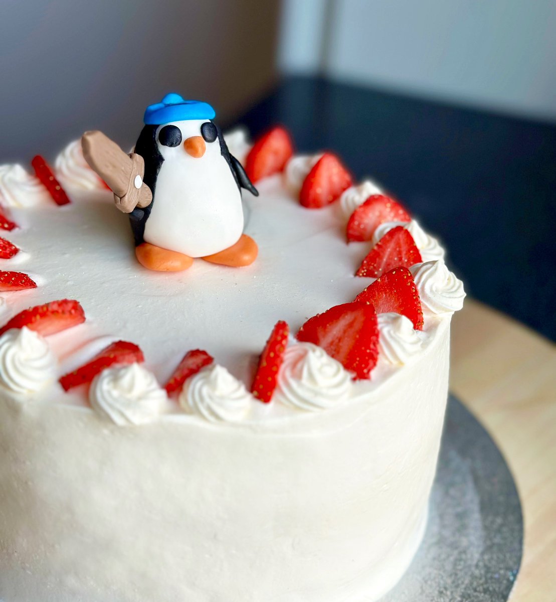 Raqula's tweet photo. Pengu Featherknight 🐧

Turned out pretty good right? 🥲 https://t.co/J4rpxJ4k63