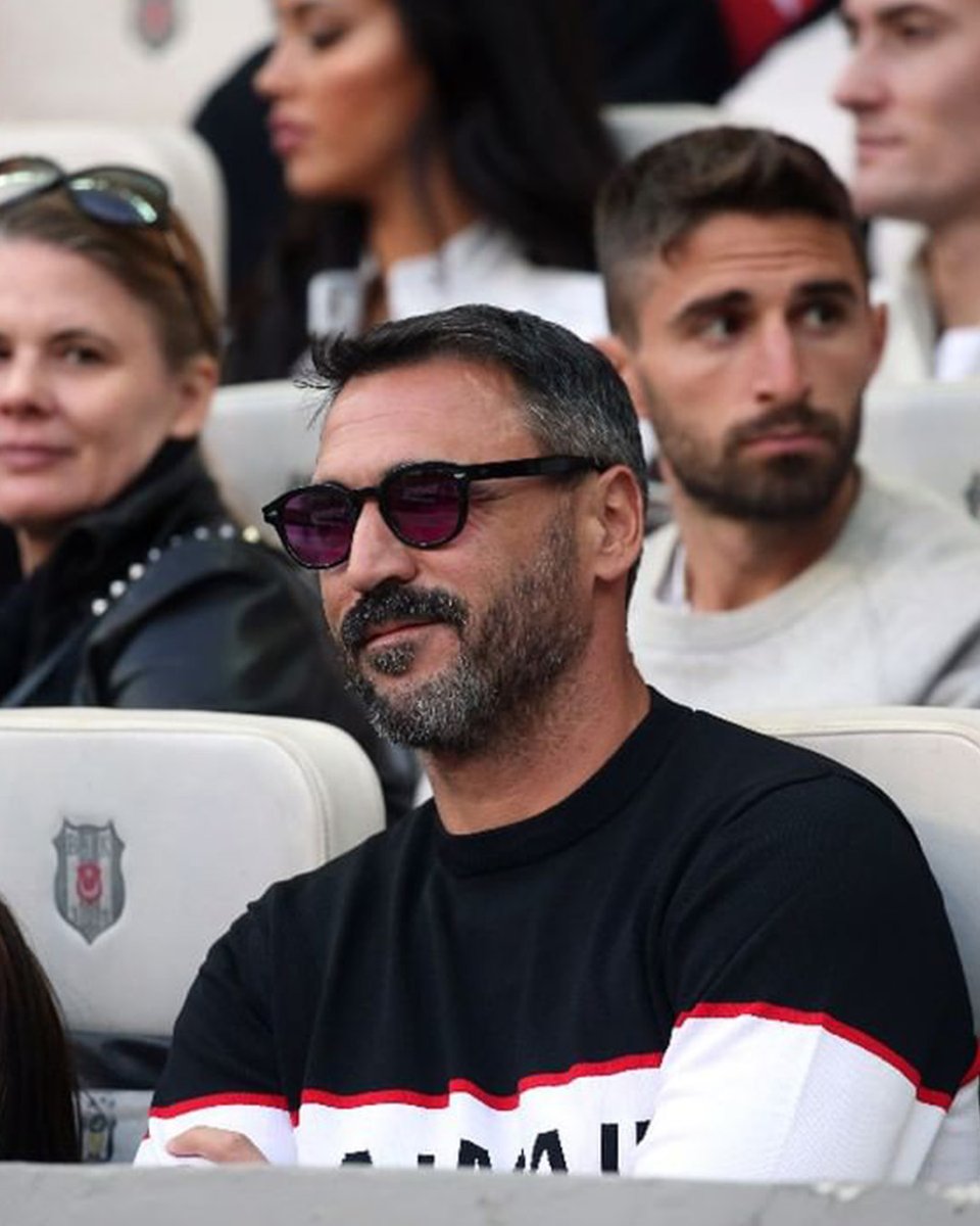 iykiBesiktasVar's tweet photo. Vodafone Parkta tanıdık bir sima #HugoAlmeida 🦅 https://t.co/eBl9pzqFY3