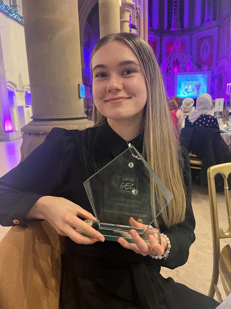 HideOut_YZ's tweet photo. Pride of Gorton Awards 2022 winners!🎉

Last night #TeamHideOut attended the Pride of Gorton Awards at @GortonMonastery, winning the award for Community Group or Team, an award recognising the outstanding positive impact a group has on the community🐝 https://t.co/5sbgcIpbs1